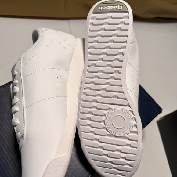 Reebok Women's the Princess Sneaker in White US 8.5 NEW - Picture 3 of 7